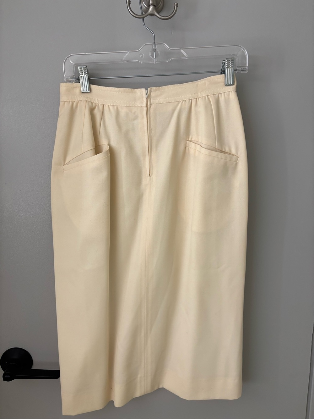 Vintage Valentino Miss V Ivory Midi Skirt Size 44 Made in Italy